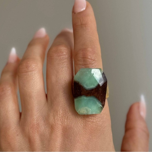 Chrysopase Gemstone Ring-adjustable - Picture 1 of 11